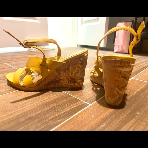 Bandolino yellow wedge sandals with stitched designs on the side. Like new! NWOT - Picture 2 of 4
